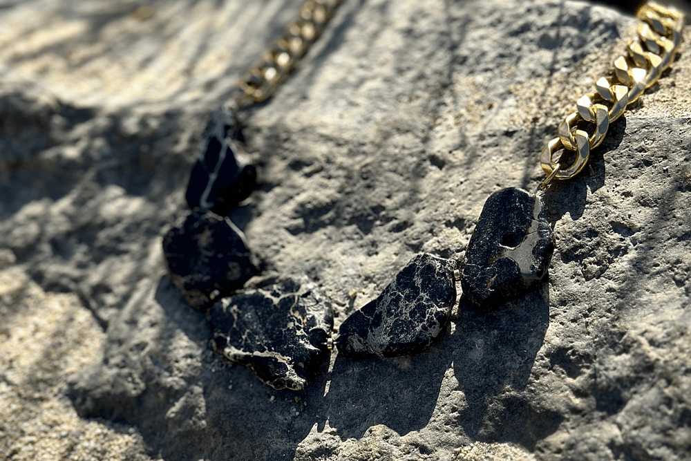 シャフリーバル　ネックレス FREEFORM: BLACK IMPERIAL JASPER (LIMITED-EDITION) NECKLACE